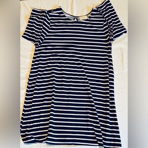 (L) BOBBI BROOKS B&W STRIPED LONG SLEEVE STRETCHY MIDI TENT DRESS